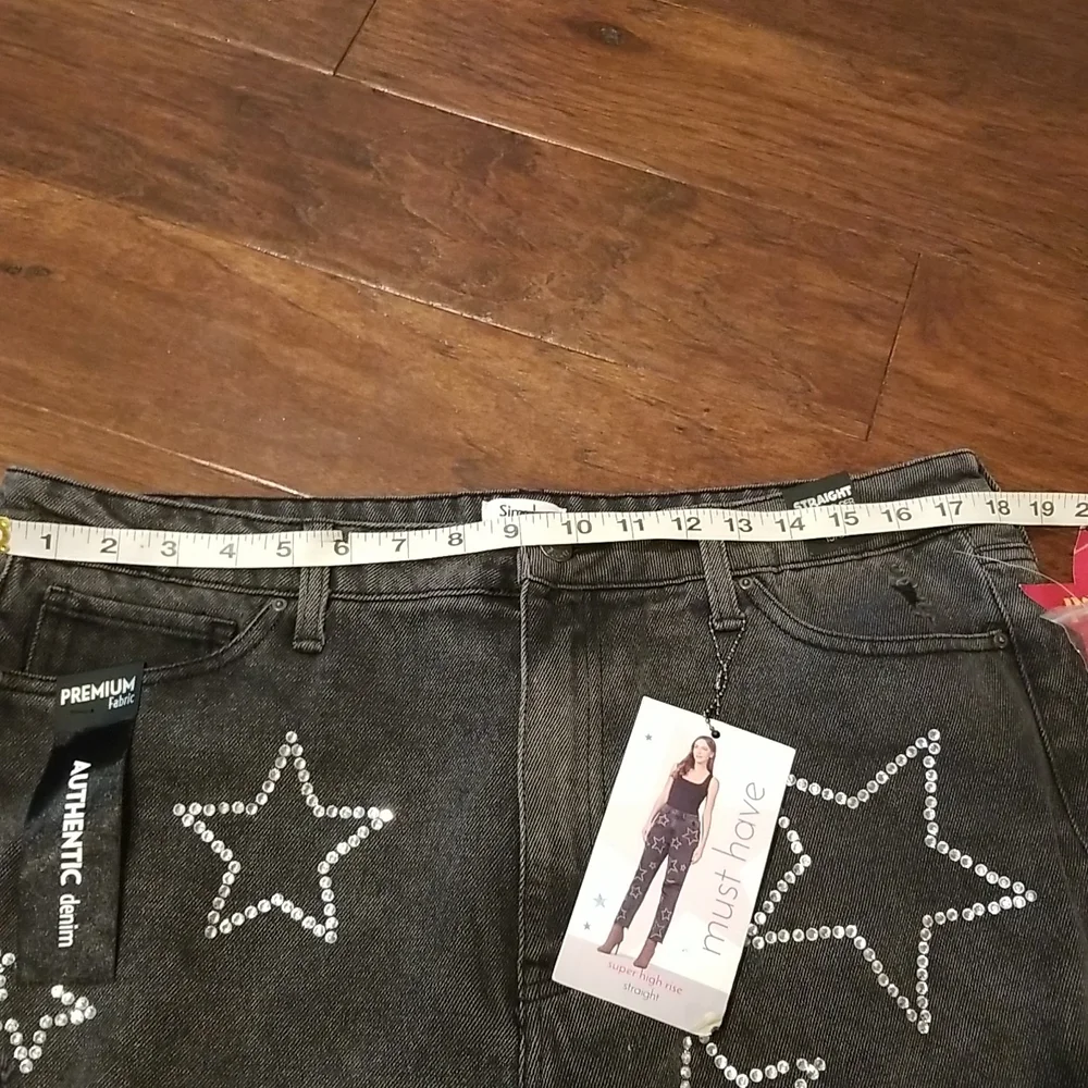 Simple Society Faded Blk High Rise Jeans W/ F…